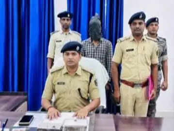 सुपौल में अंडे की दुकान से 100 ग्राम स्मैक बरामद, 15,770 रुपये नकद के साथ युवक गिरफ्तार