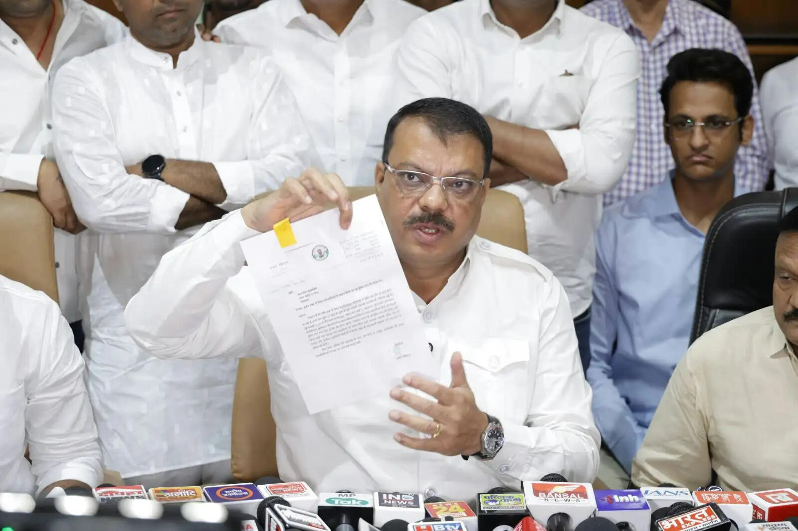 इंदौर&nbsp;के&nbsp;भागीरथपुरा पेयजल त्रासदी पर उमंग सिंघार ने उठाए सवाल,&nbsp;कहा- प्रशासनिक और तकनीकी स्तर पर जवाबदेही तय हो