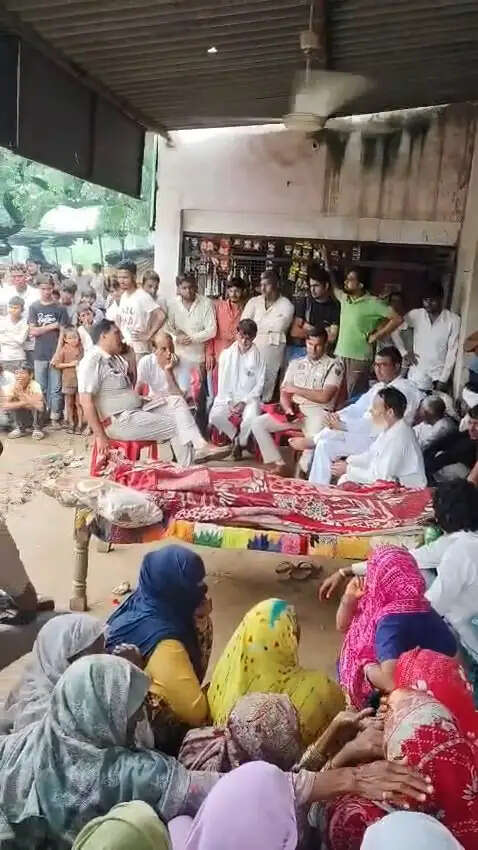 नूंह में दुकान के बाहर सो रहे दुकानदार की मौत, हत्या की आशंका
