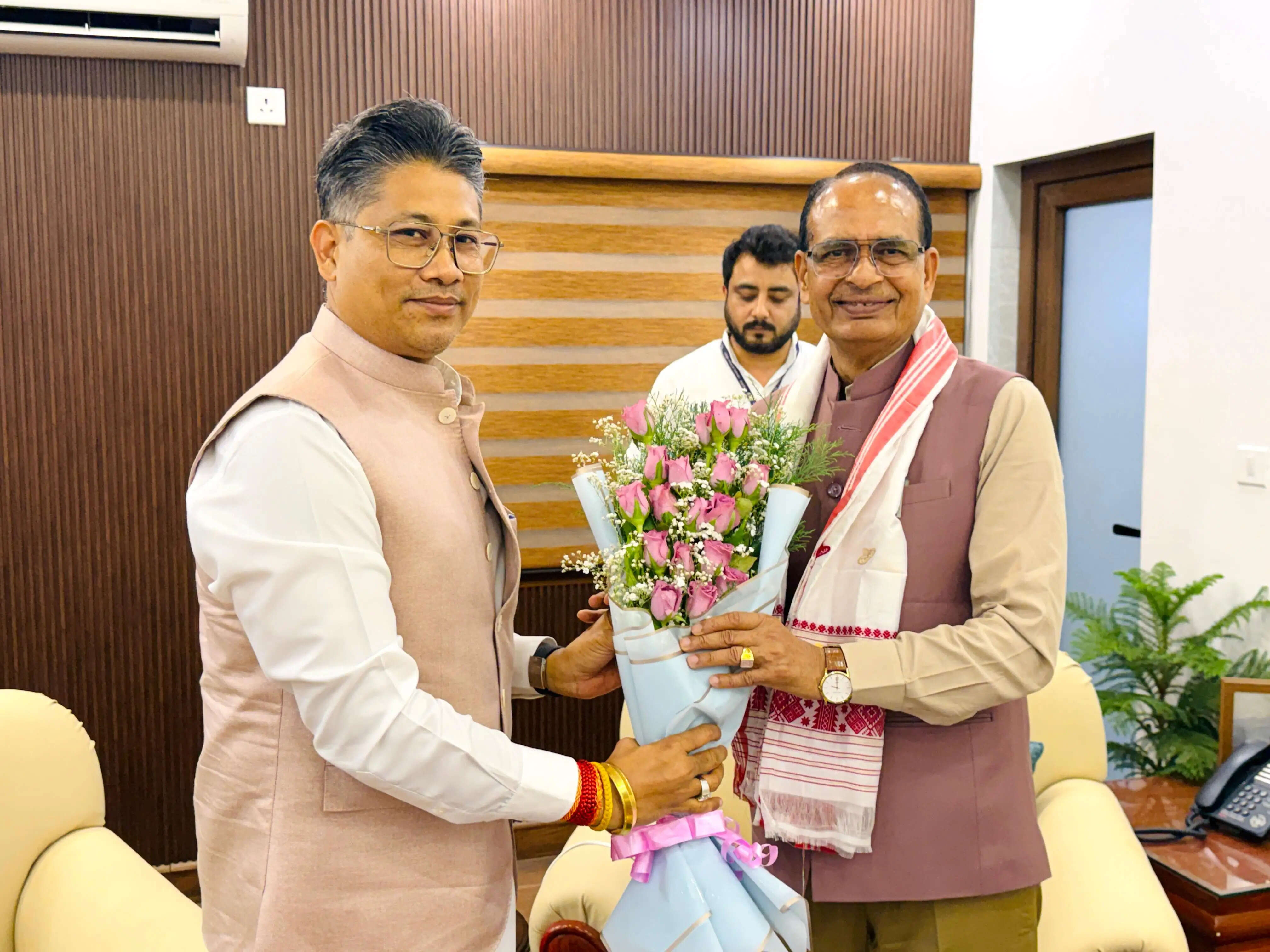 केंद्र और असम के बीच सिंचाई एवं कृषि विकास को लेकर सहयोग मजबूत होगा : पीयूष हजारिका