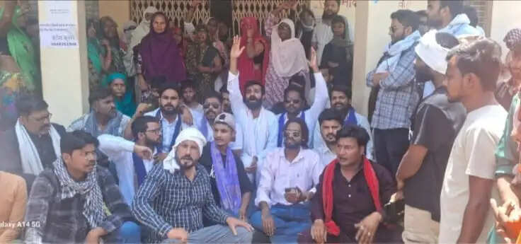 स्मार्ट मीटर के खिलाफ आक्रोश, सैकड़ों लोग सड़कों पर