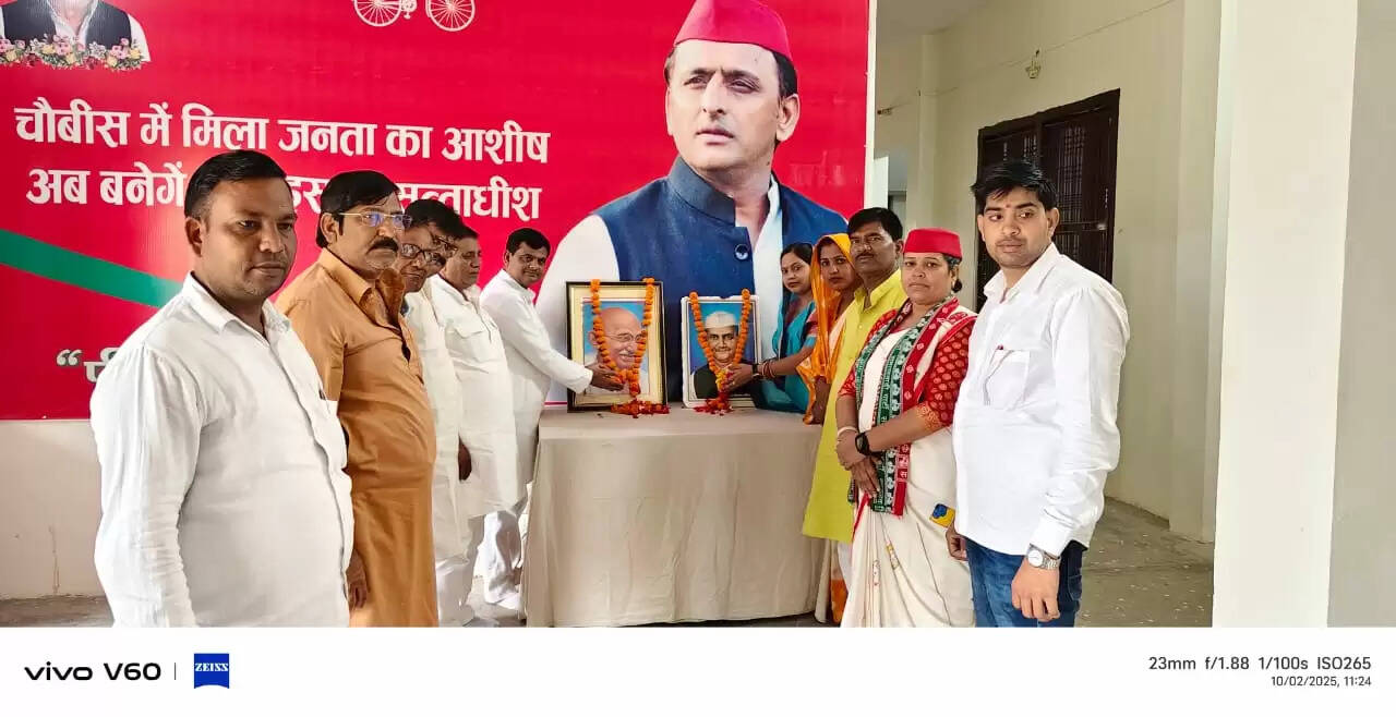 महात्मा&nbsp;गांधी&nbsp;ने&nbsp;अहिंसा के बल पर पूरे विश्व को मानवता और स्वतंत्रता की राह दिखाई&nbsp;: सपा