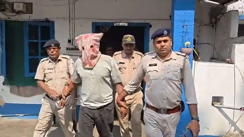मालबहाल मैदान से देसी कट्टा और जिंदा कारतूस के साथ युवक गिरफ्तार