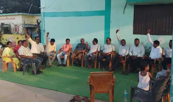 हड़ताली पटवारियों को मिला कर्मचारी-अधिकारी फेडरेशन का समर्थन