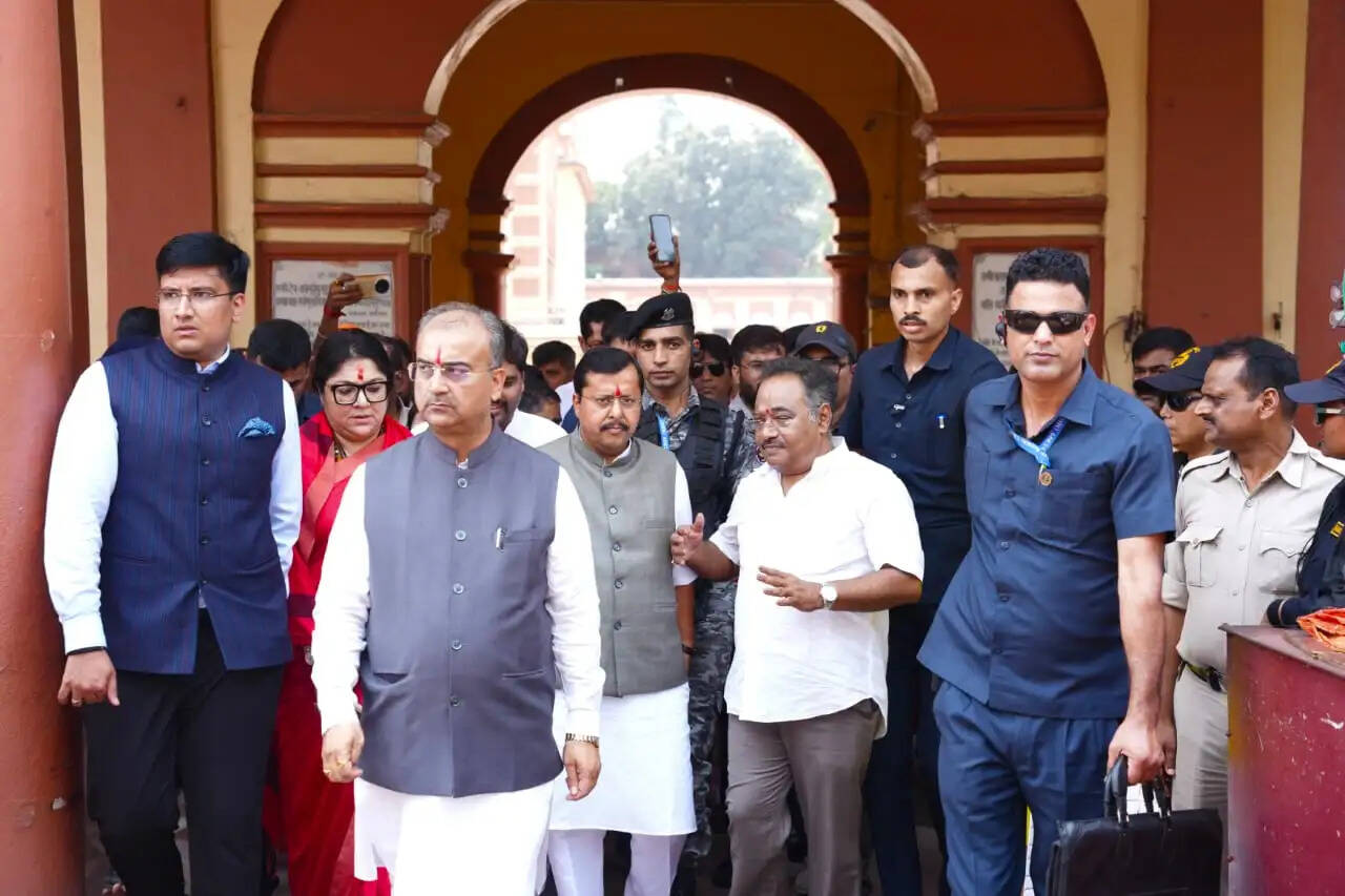 नितिन नवीन पहुंचे दक्षिणेश्वर मंदिर, ‘सोनार बांग्ला’ के लिए मां भवतारिणी से की प्रार्थना