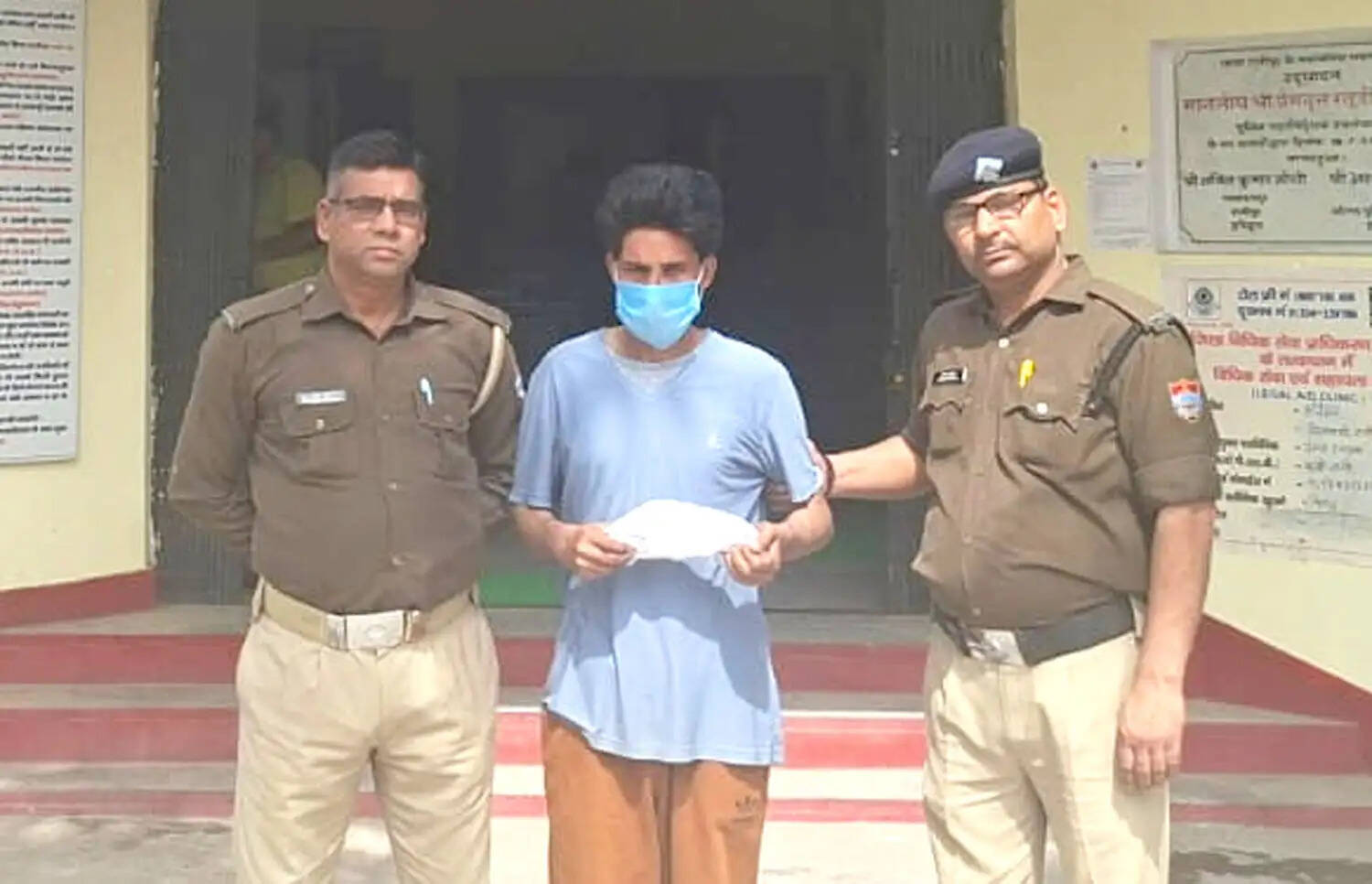 छेड़छाड़ और अपहरण के प्रयास में फरार आरोपित तमंचे के साथ गिरफ्तार