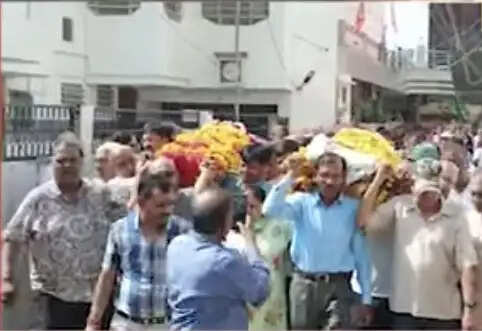 दिल्ली रेस्टोरेंट अग्नि दुखांतिका में काल का ग्रास बनी दम्पती की एक साथ उठी अर्थी