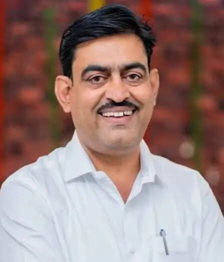 मंदसौरः अफीम नीति में देरी से किसान चिंतित, विधायक जैन ने वित्त मंत्री से जल्द अफीम नीति घोषित करने की मांग की