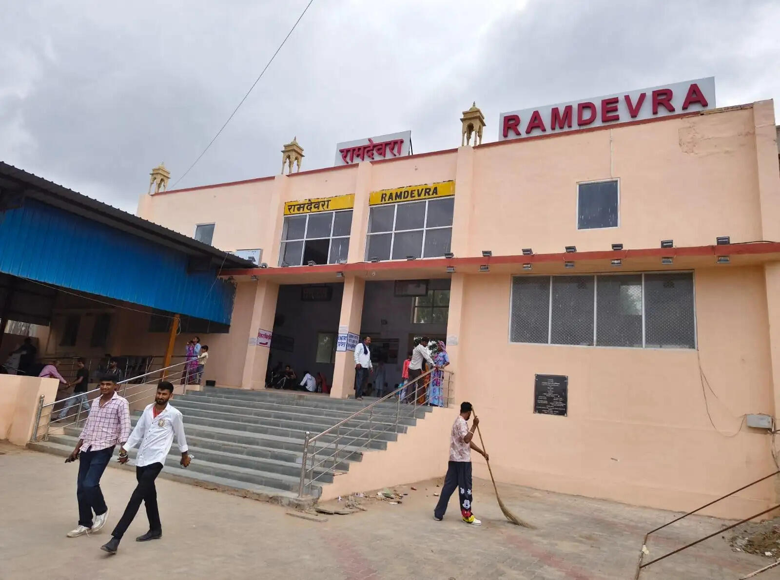 लाखों श्रद्धालुओं के स्वागत को तैयार रामदेवरा स्टेशन
