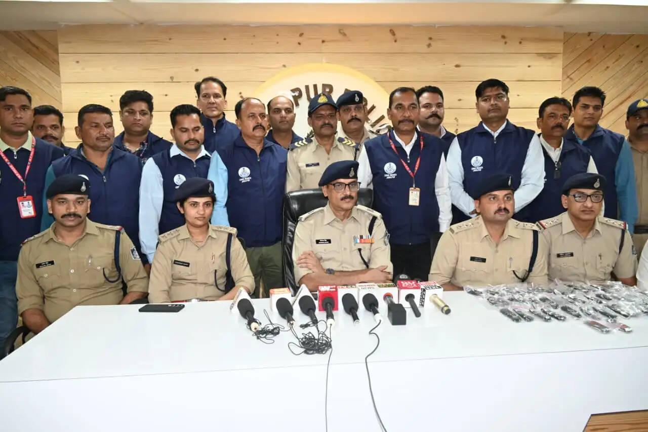 जबलपुर: अवैध हथियार कारोबार पर पुलिस का बड़ा प्रहार, 6 आरोपी गिरफ्तार, 49 चाइना चाकू जब्त