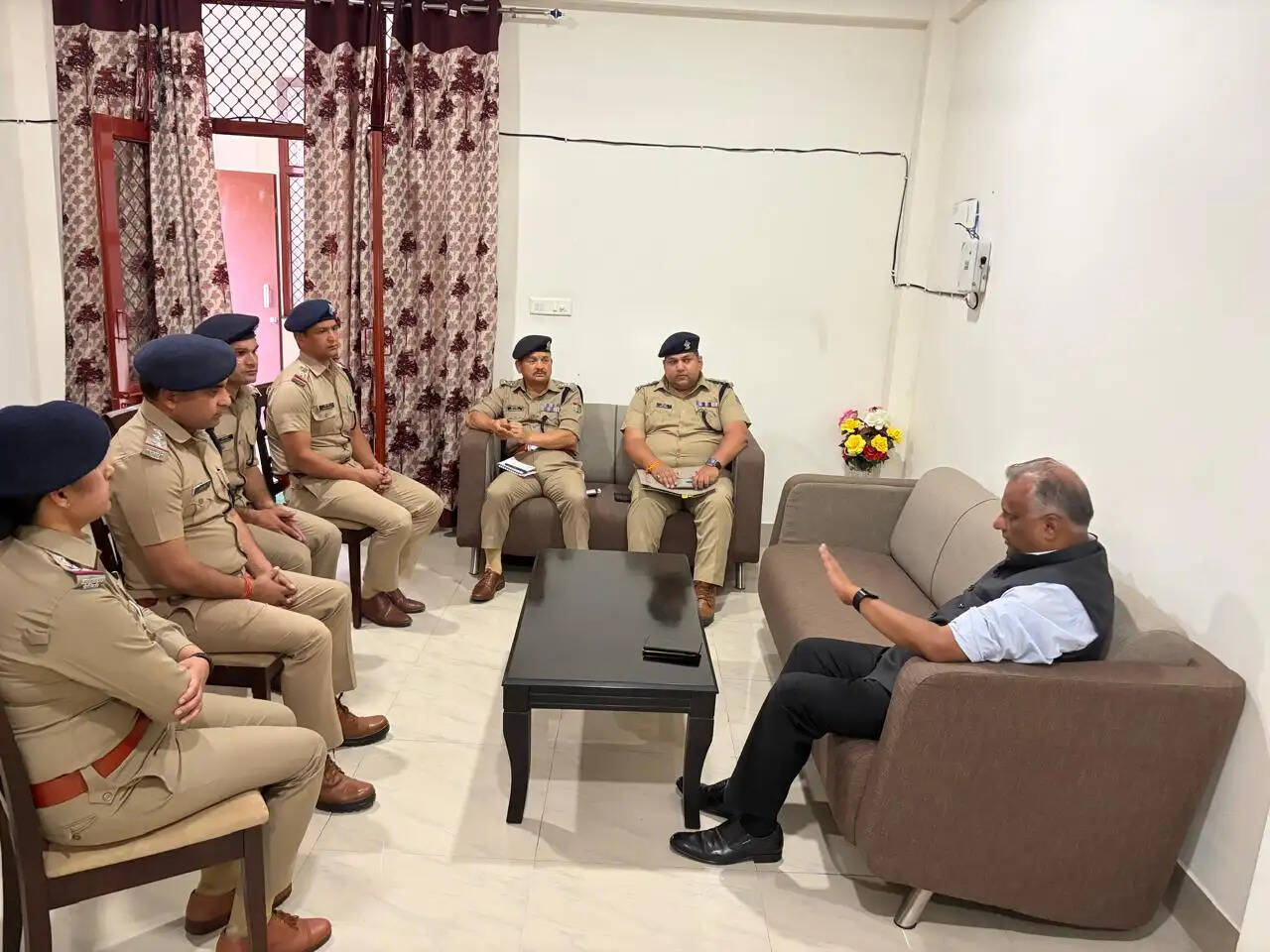 चारधाम यात्रा की तैयारियों को लेकर ली बैठक