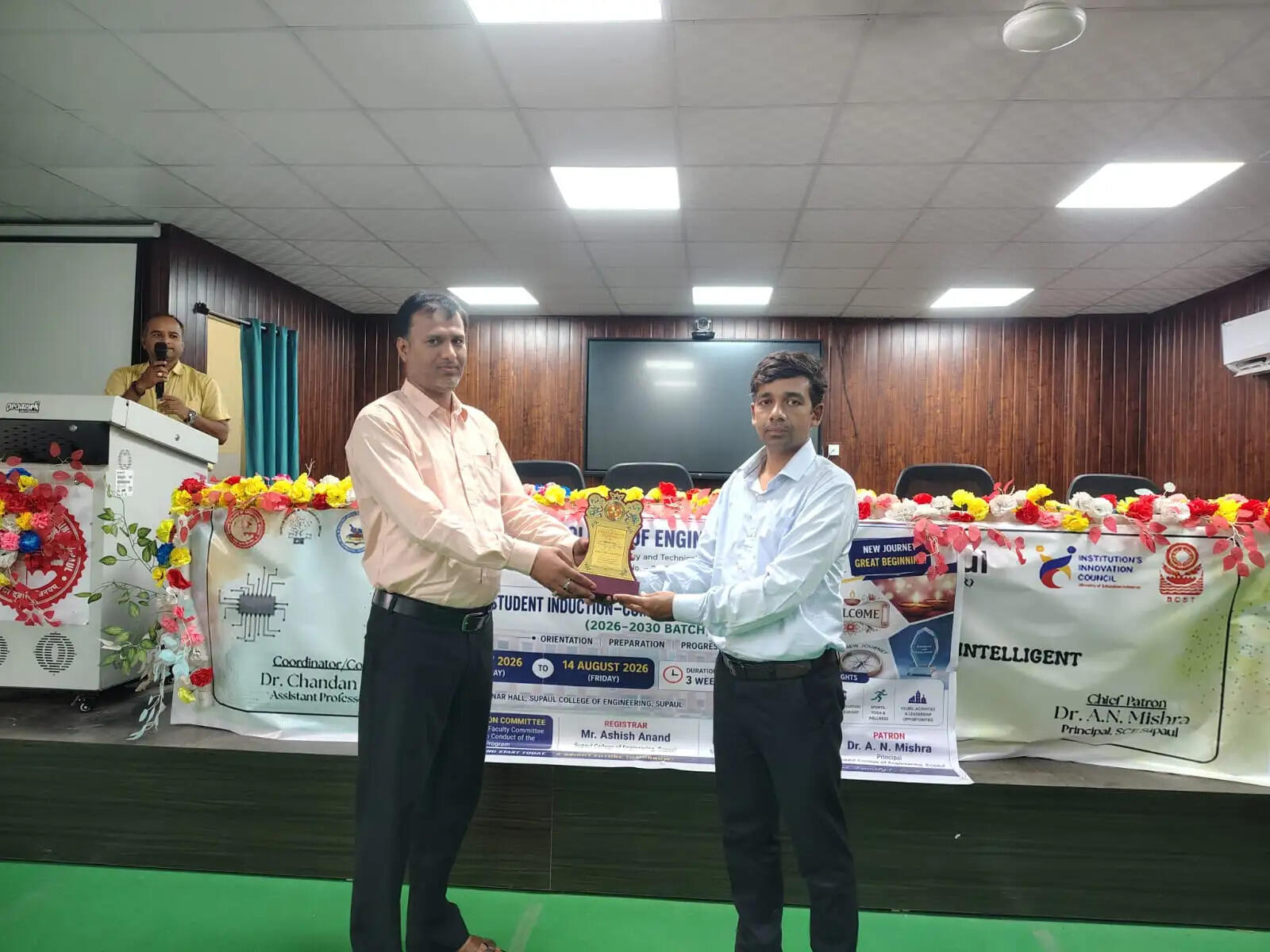 आरुण्य-2026 में नवप्रवेशित विद्यार्थियों को अनुशासन, छात्र कल्याण और तकनीकी शिक्षा का मिला मार्गदर्शन