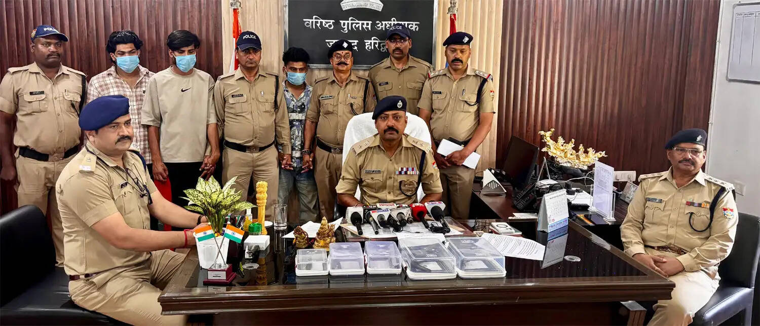 बीएचईएल फाउंड्री गेट फायरिंग का खुलासा, बाज़ गैंग के 2 नाबालिग समेत 5 गिरफ्तार