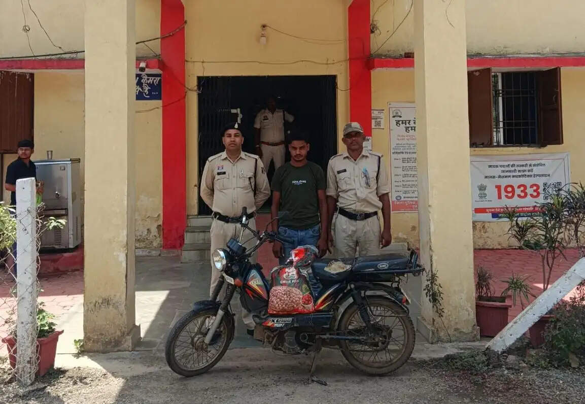 जांजगीर-चांपा में अवैध महुआ शराब के खिलाफ कार्रवाई: 13.860 लीटर कच्ची शराब के साथ आरोपित गिरफ्तार