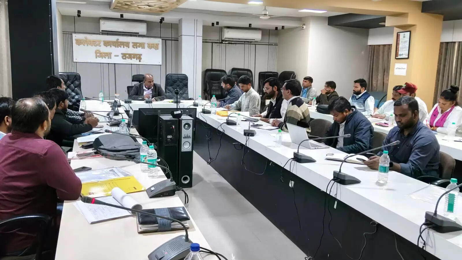 राजगढ़ः कार्य में लापरवाही पर जल निगम के ठेेकेदार पर होगी एफआईआर- कलेक्टर डाॅ. मिश्रा