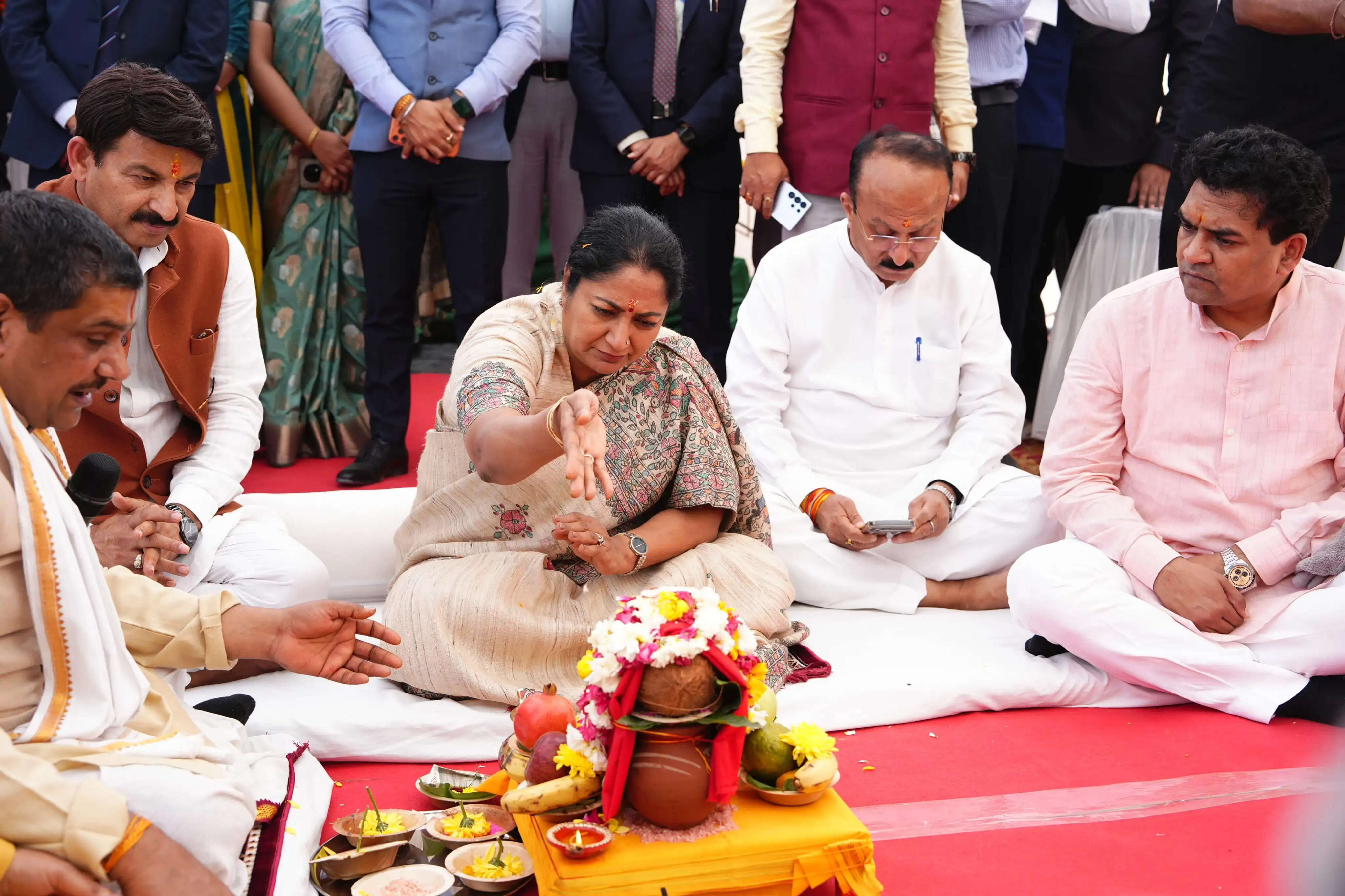 मुख्यमंत्री ने खजूरी खास में केंद्रीय विद्यालय के अस्थायी भवन का किया उद्घाटन