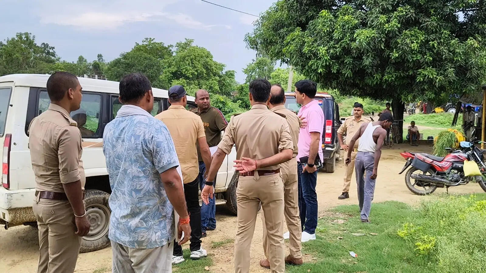 बहराइच में कट्टे की नोक पर बीसी संचालक से 2.53 लाख रूपये की दिनदहाड़े लूट, पुलिस कर रही बदमाशों की तलाश
