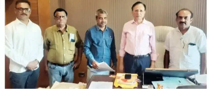 सतनाः टीईटी प्रकरण को लेकर शिक्षक पहुंचे सुप्रीम कोर्ट