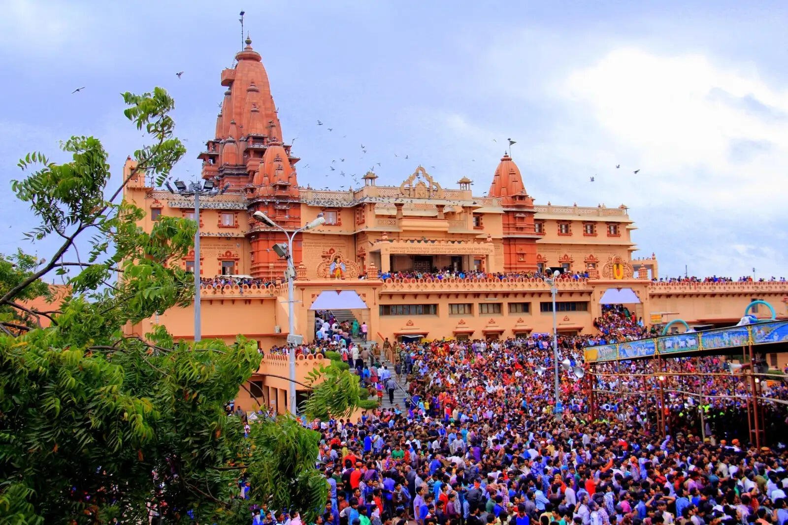 कृष्ण भक्त कर पाएंगे मथुरा, वृंदावन और बरसाना की धार्मिक यात्रा, मंदिरों के दर्शन होंगे आसान