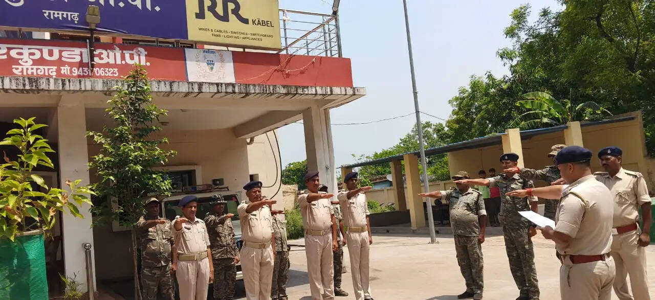 पुलिस कर्मियों ने तंबाकू सेवन नहीं करने का लिया शपथ