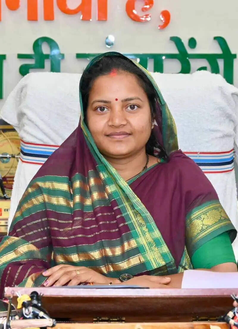 अंतर्राष्ट्रीय बाल श्रम निषेध दिवस : बच्चों के हाथों में औजार नहीं, शिक्षा, संस्कार और सपनों की उड़ान होनी चाहिए : मंत्री राजवाड़े