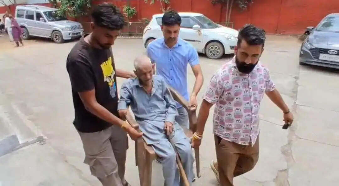 पंचायत चुनाव : कांगड़ा में एक बजे तक 60 प्रतिशत मतदान