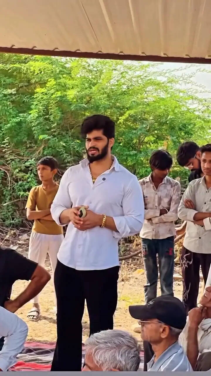 करोड़ों फॉलोअर्स वाले पवन साहू की गांव की सियासत में एंट्री