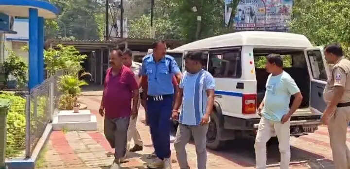 सालानपुर में अवैध पत्थर खदान संचालन के आरोप में चार गिरफ्तार, एक फरार