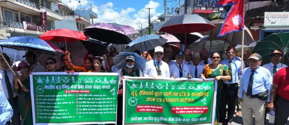 भारतीय सेना में नेपाली युवाओं की भर्ती फिर खोलने की मांग को लेकर पोखरा में प्रदर्शन