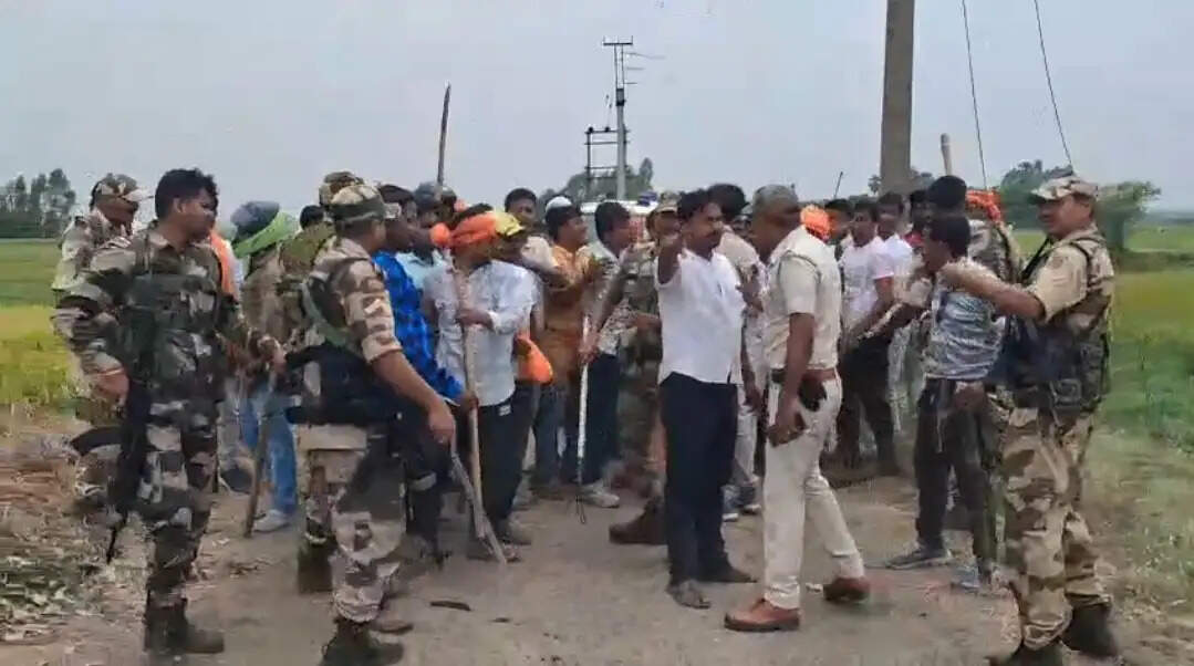 गोघाट में चुनाव प्रचार के आखिरी दिन हिंसा, बाइक रैली पर हमले में कई घायल