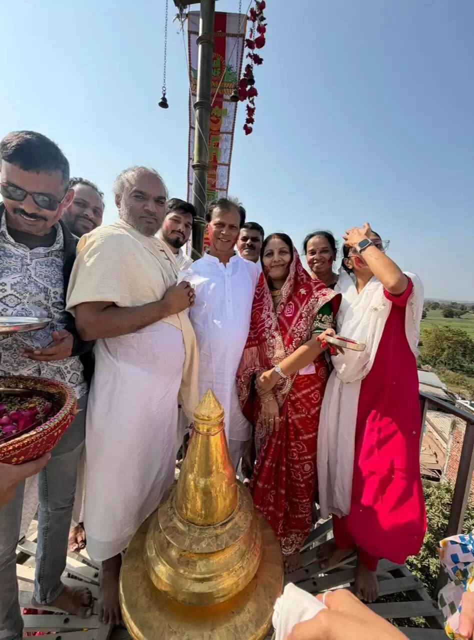 झाबुआ: श्री कुन्थुनाथ जिनप्रसाद की 12 वीं वर्षगांठ पर जैन संतों का समागम