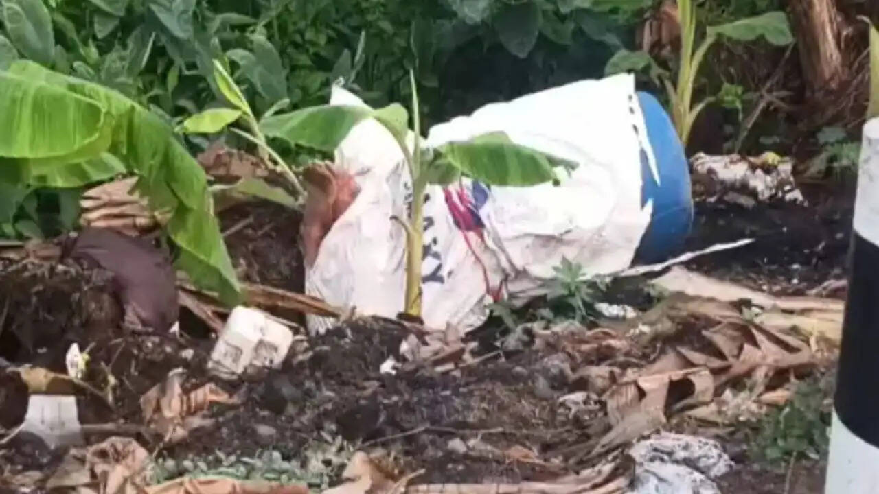 भद्रेश्वर में ड्रम से गला कटा युवक का शव बरामद, जांच में जुटी पुलिस