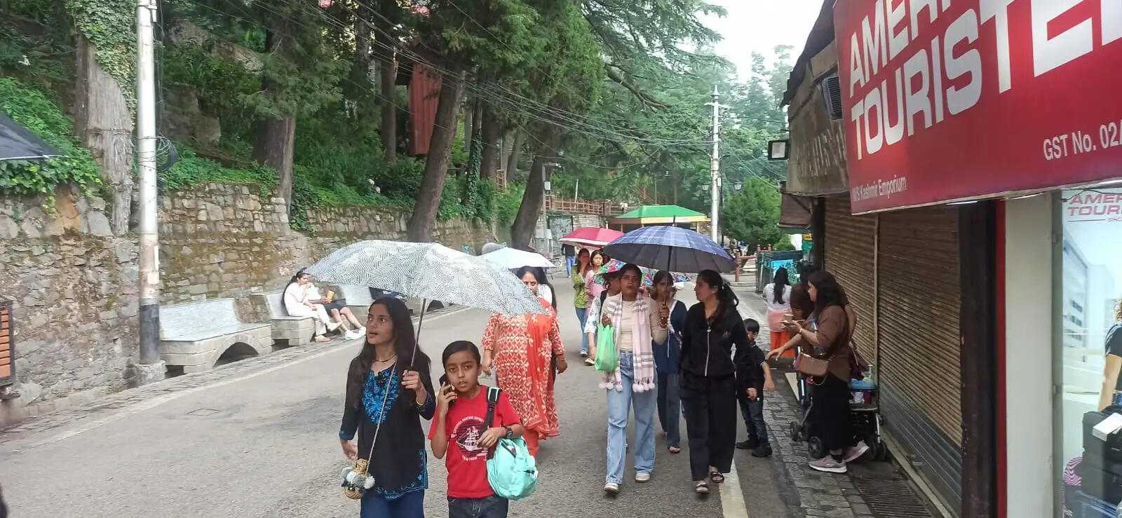 हिमाचल में 11 जुलाई तक भारी बारिश का अलर्ट, चंबा में बस पर पत्थर गिरने से यात्री की मौत