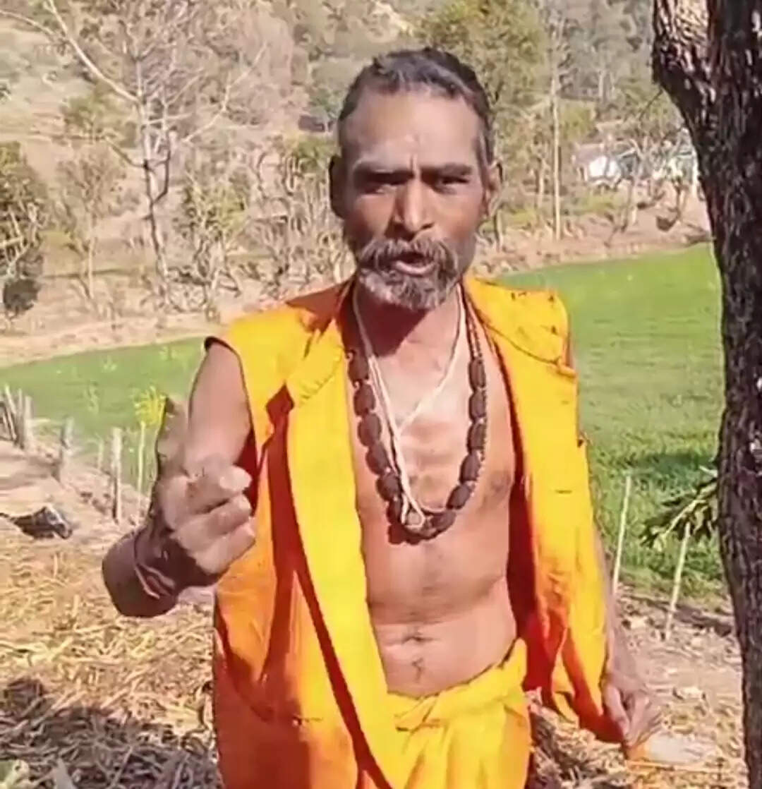 साधु की दाढ़ी-जटाएं काटने का आरोप, दोनों पक्षों ने दर्ज करवाई एफ आई आर&nbsp;