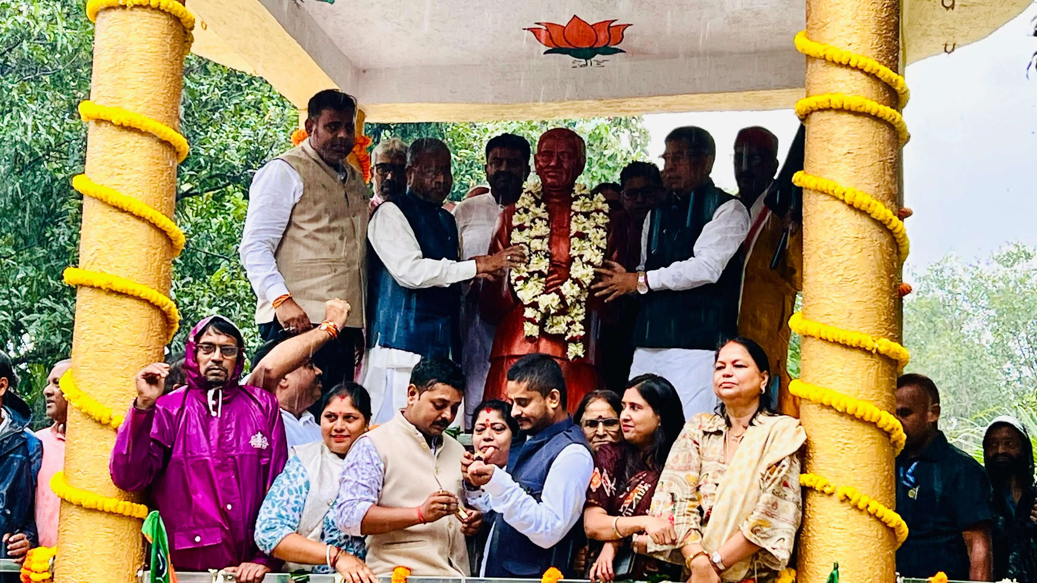 झारखंड में भाजपा ने मनाई पंडित दीनदयाल उपाध्याय की 110वीं जयंती, अंत्योदय का संकल्प दोहराया