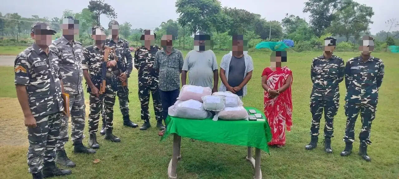 भारत-नेपाल सीमा के पास 20 किलो गांजा जब्त, चार गिरफ्तार