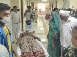 गुना में श्रद्धालुओं से भरी ट्रैक्टर-ट्रॉली पलटी, 5 घायल, मन्नत पूरी होने पर निहाल देवी मंदिर जा रहा था परिवार