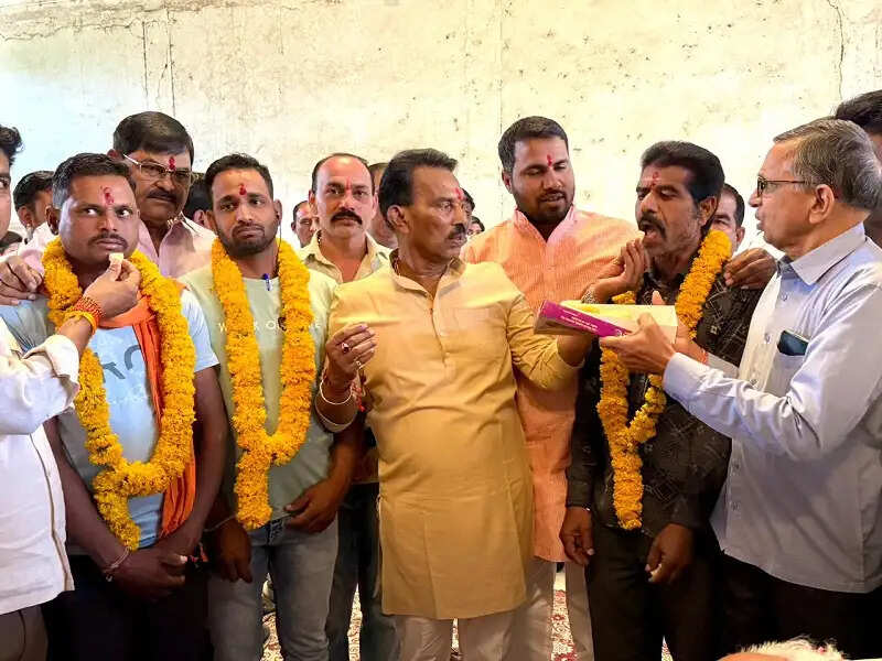 इंदौरः मंत्री सिलावट ने सांवेर में किया समर्थन मूल्य पर गेहूं की खरीदी का शुभारंभ