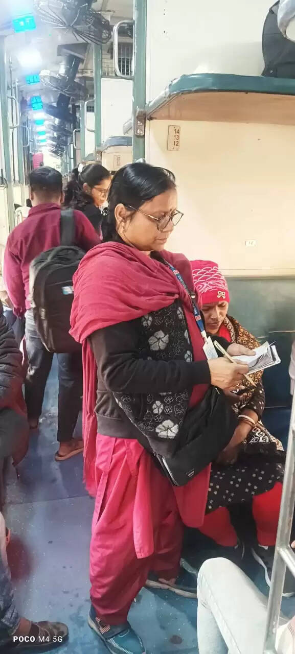 खड़गपुर रेल मंडल ने चलाया सघन टिकट चेकिंग अभियान