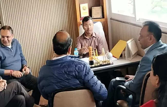 ‘स्कूल से सड़क तक हरियाली’अभियान से मसूरी को सुंदर बनाने की पहल