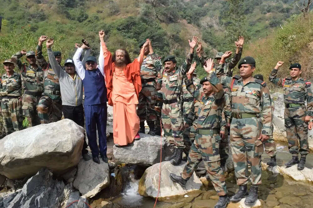 ऑपरेशन सिंदूर की प्रथम वर्षगांठ पर परमार्थ निकेतन में शहीदों को दी श्रद्धांजलि