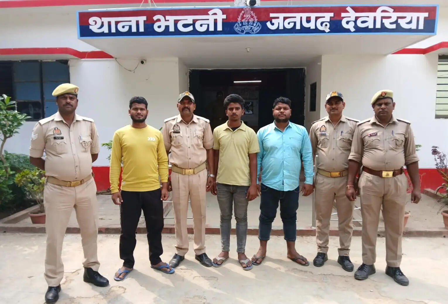 हत्या के प्रयास में तीन वांछित अभियुक्त गिरफ्तार