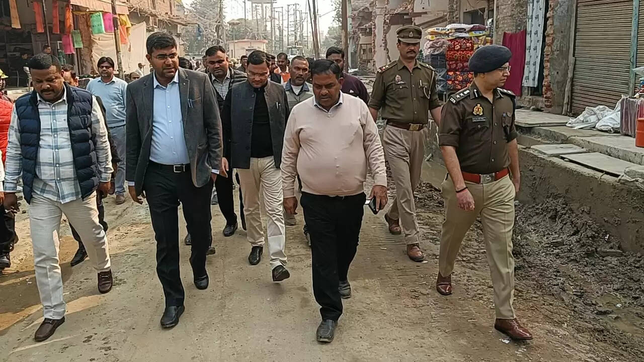 गोरखपुर की पहचान से जुड़ी महत्वपूर्ण परियोजना है विरासत गलियारा : डीएम