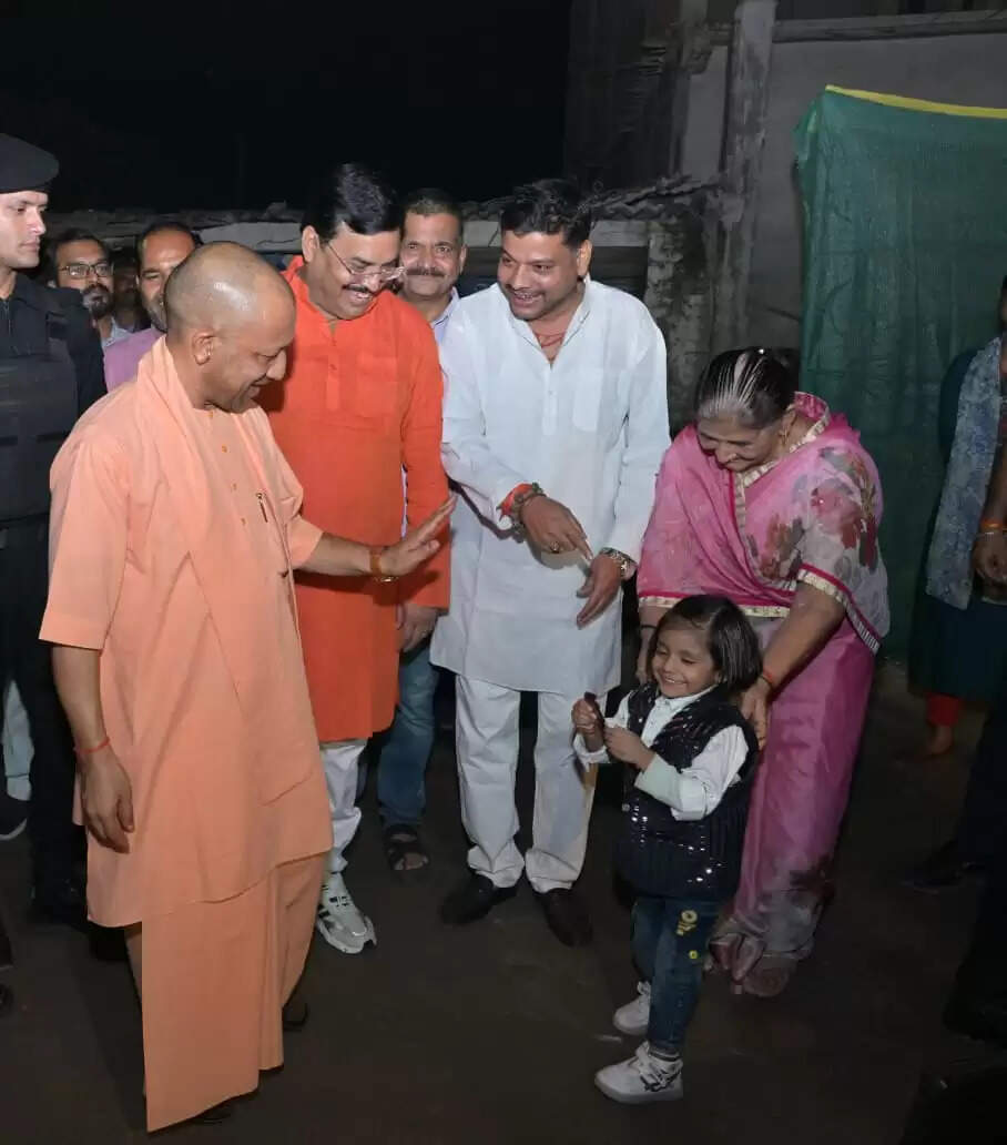 सड़क चौड़ीकरण में रखें जनसुविधा का पूरा ध्यान : मुख्यमंत्री