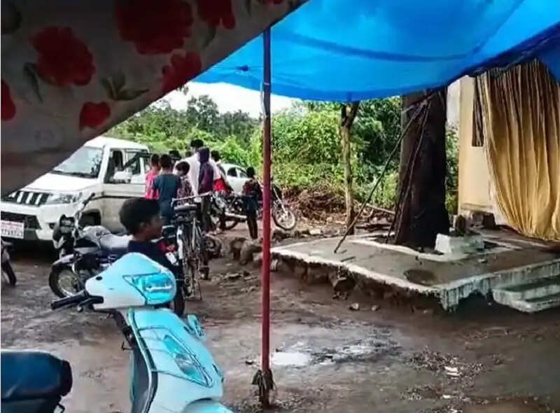 मप्र के मंडला में गणेश पंडाल में करंट फैलने से चार युवकों की मौत, 3 घायल