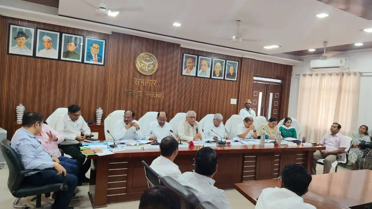 पिछड़ा वर्ग आयोग के अध्यक्ष व सदस्यों के समक्ष रखे सुझाव और आपत्तियां
