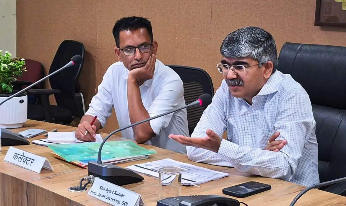 दमोह:कोई भी गर्भवती महिला पंजीयन से न छूटे, सभी बच्चों का टीकाकरण सुनिश्चित हो – संयुक्त सचिव कुमार