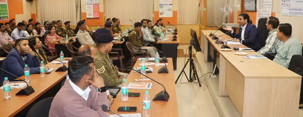 पीएम राहत योजना : दुर्घटना पीड़ितों को डेढ़ लाख कैशलेस इलाज : डीसी