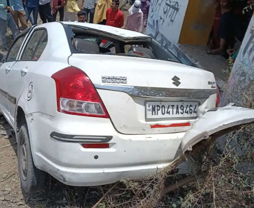 राजगढ़ः तेज रफ्तार कार अनियंत्रित होकर पलटी, एक युवक की मौत, एक गंभीर घायल