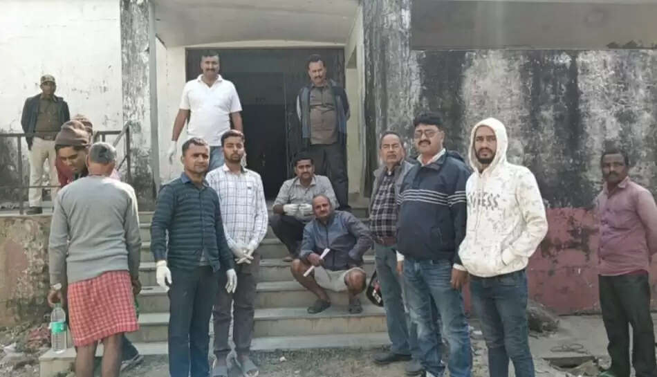हाइवा ने पीछे से बाइक में मारी टककर,बाइक सवार महिला की मौके पर हुई मौत